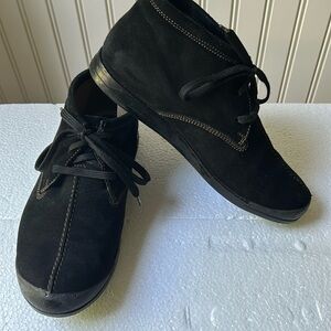 Timberland Womens lace up suede Chukka Ankle Boot Bootie shoe size 11 US/ 42 EU